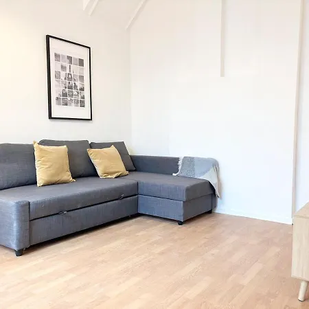 Hypercentre De - 4 Voyageurs